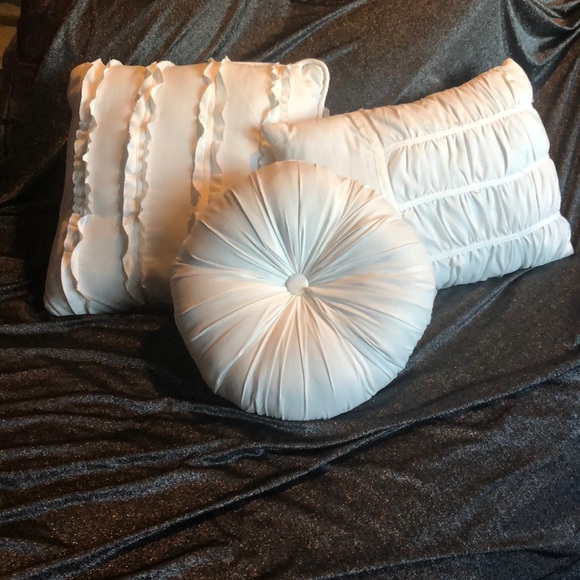 Other - Set of 3 white throw pillows
